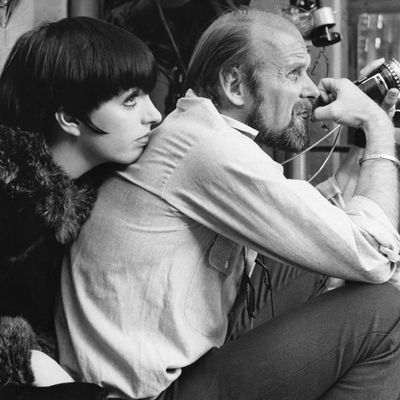 Liza Minelli et le réalisateur de "Cabaret" Bob Fosse sur le tournage du film en 1972