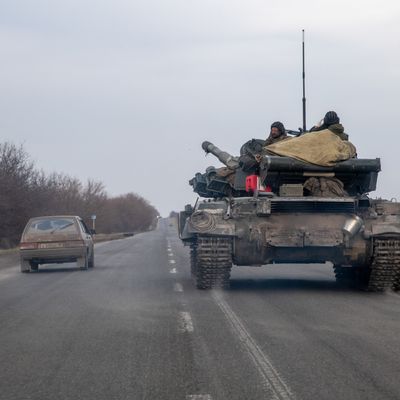 Char russe à Marioupol, en Ukraine, le 29 mars 2022.