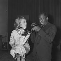 Jeanne Moreau écoute l'air que Miles Davis a composé pour le film de Louis Malle