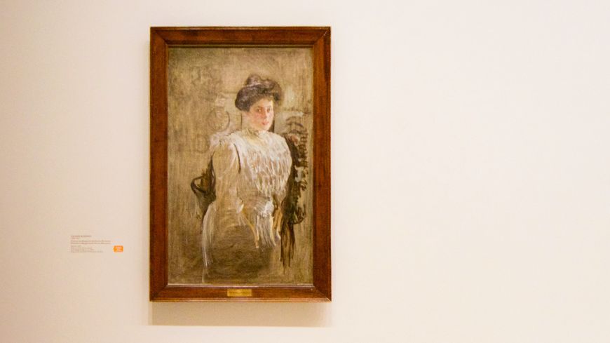 Portrait de Margarita Kirillovna Morozova par V. Serov. Propriété du musée des Beaux-Arts de Dnipropetrovsk (Ukraine), il reste pour l'instant en France.
