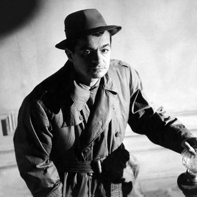 Le chanteur et acteur Serge Reggiani dans le "Doulos" film réalisé par par Jean-Pierre Melville (1962)