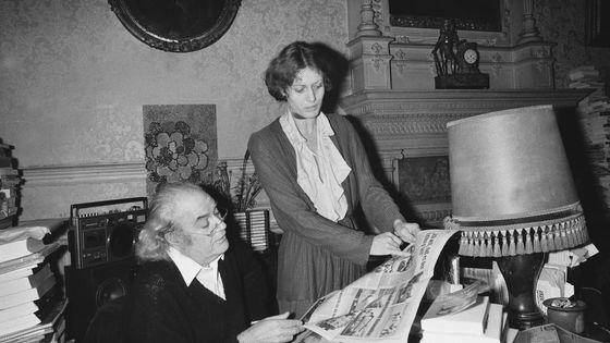 le philosophe François Châtelet et son épouse Noëlle Châtelet, écrivain en 1979. ©Getty - Photo by URLI/Gamma-Rapho via Getty Images