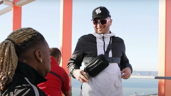 Jul : capture écran du clip "Pic et pic , Alcool et Drame" - DR