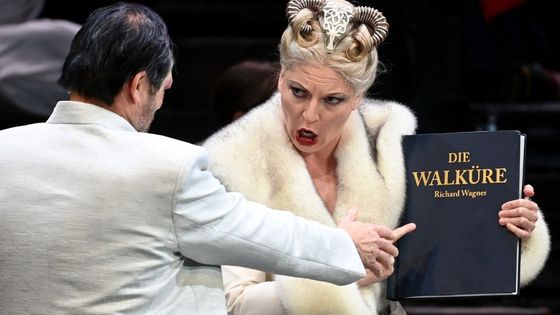 Annika Schlicht (Fricka) et John Lundgren (Wotan) dans "La Walkyrie" (Richard Wagner) au Deutsche Op ©Getty - Britta Pedersen / dpa-Zentralbild