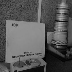 Dans l'atelier de restauration de l'Ina, antenne Radio France