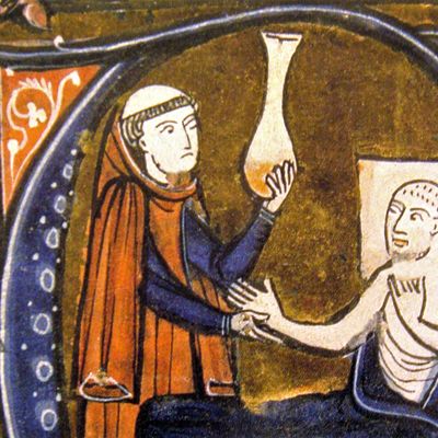 Le médecin Al-Razi dans le "Recueil des traités de médecine" de Gérard de Crémone, 1250-1260. Crédits : Pictures from History/Universal Image Group via Getty