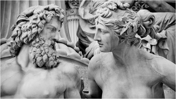 Fontaine de Pallas Athéna (1893-1902), allégorie d'un des 4 plus importants fleuves de l'Empire Austro-Hongrois, placée devant le Parlement autrichien ©Getty - Orietta Gaspari
