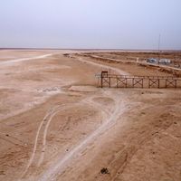 Le lac Sawa complètement asséché par des années de sécheresse dans la province d'al-Muthanna, dans le sud de l'Irak, le 19 avril 2022.