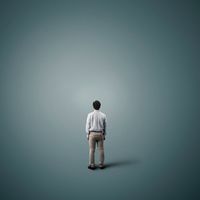 L'homme est un être social qui ne peut pas vivre seul et ne peut pas se résumer à son travail ou à sa consommation.