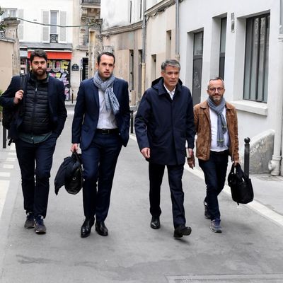 Une délégation du PS, menée par Olivier Faure, arrive au siège de La France insoumise à Paris le 2 mai 2022