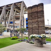 Une stèle rend hommage aux 19 victimes de l'effondrement de la tribune devant le stade de Furiani