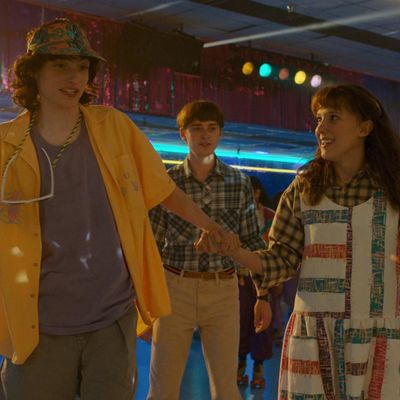 Finn Wolfhard est Mike Wheeler, Noah Schnapp est Will Byers and Millie Bobby Brown Eleven. Ils ont bien grandi dans la saison 4 de "Stranger Things". <br>