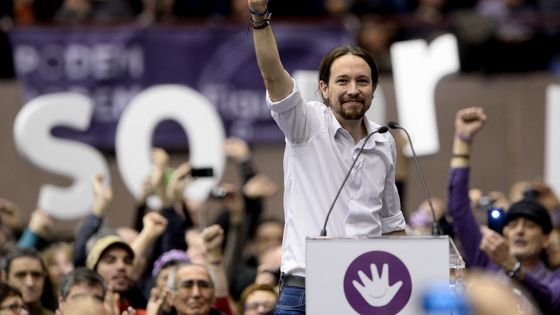 Meeting de Pablo Iglesias, ancien président de Podemos, en 2014 à Barcelone ©AFP - JOSEP LAGO