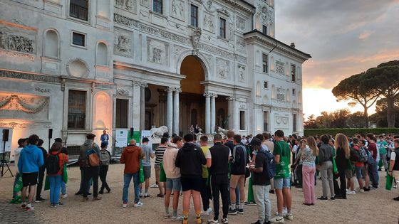 300 élèves de 15 lycées professionnels de Nouvelle-Aquitaine se retrouvent à la Villa Médicis à Rome pendant une semaine ©Radio France - Bruce de Galzain