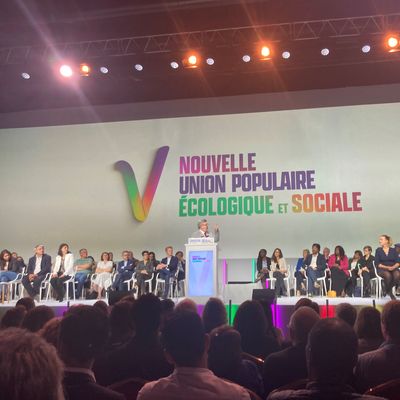 Jean-Luc Mélenchon durant son discours à Aubervilliers, au lancement de la Nupes, samedi 7 mai.