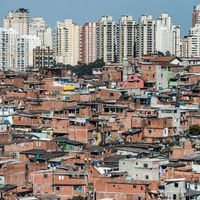 Vue générale du bidonville de Paraisopolis, le deuxième plus grand de la ville, à Sao Paulo, Brésil, le 26 juillet 2012.