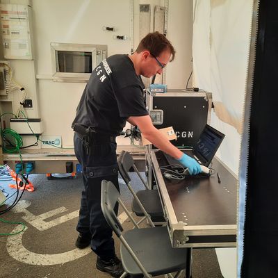 Amaury Pussiau, chef d'escadron de gendarmerie et expert en empreintes génétiques, enquête en Ukraine depuis un mois