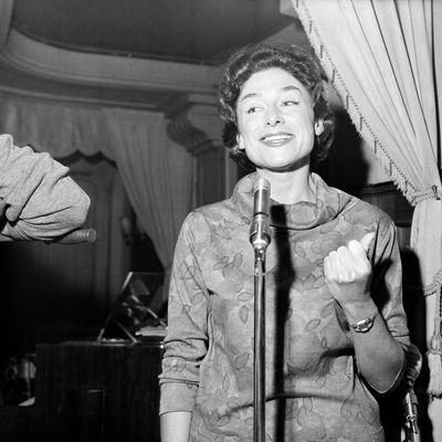 Catherine Sauvage répétant son récital à la Villa d'Este après 10 ans d'absence sur scène, à Paris, le 25 octobre 1965