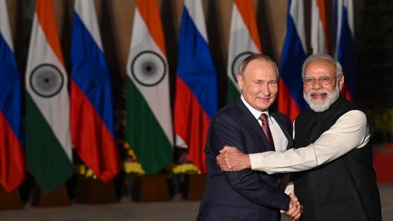 Narendra Modi et Vladimir Poutine à New Delhi en décembre 2021. ©AFP - MONEY SHARMA