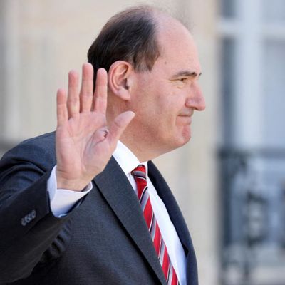 Jean Castex quitte l'Elysée après son dernier Conseil des ministres, le 11 mai 2022.