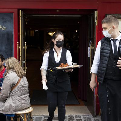 La terrasse d'un restaurant à Montmartre, à Paris, le 19 mai 2021.