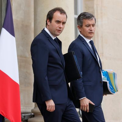 Gerald Darmanin Sebastien Lecornu à la sortie du Conseil des ministres le 30 mars 2022