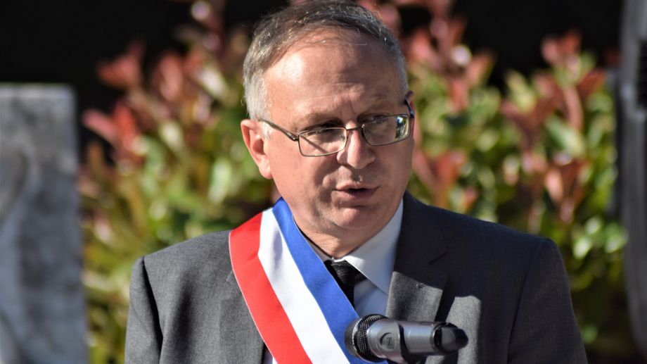 Le maire de Camaret-sur-Aygues hospitalis�