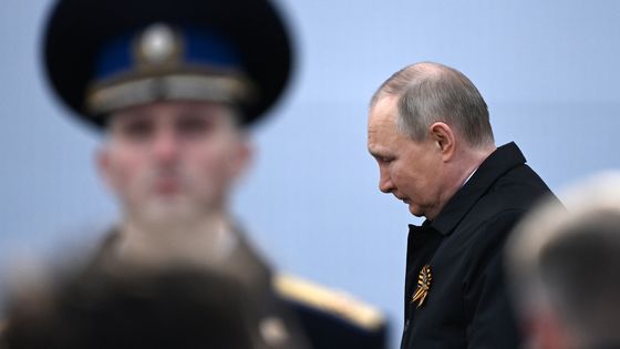 Vladimir Poutine lors des commémorations du 9 mai à Moscou. ©AFP - KIRILL KUDRYAVTSEV