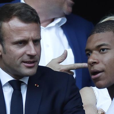 Emmanuel Macron et Kylian Mbappé à Lyon le 7 juillet 2019, lors de la finale de la Coupe du monde de foot féminin