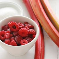 Framboises et rhubarbe