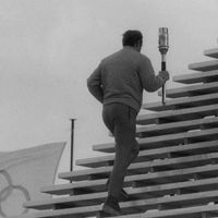 répétition de l'allumage de la flamme pour la cérémonie d'ouverture des Jeux olympiques d'hiver de Grenoble, le 6 février 1968