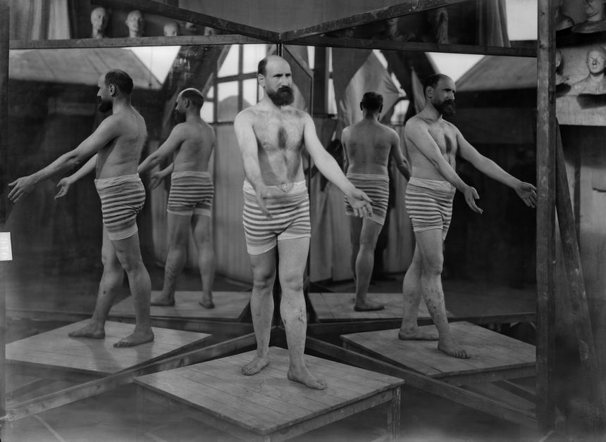 Operateur Arxiu Mas, Photographie de travail pour le décor de la Sagrada Família, 1905-Barcelone