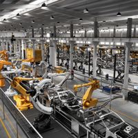 Voitures en ligne de production en usine -