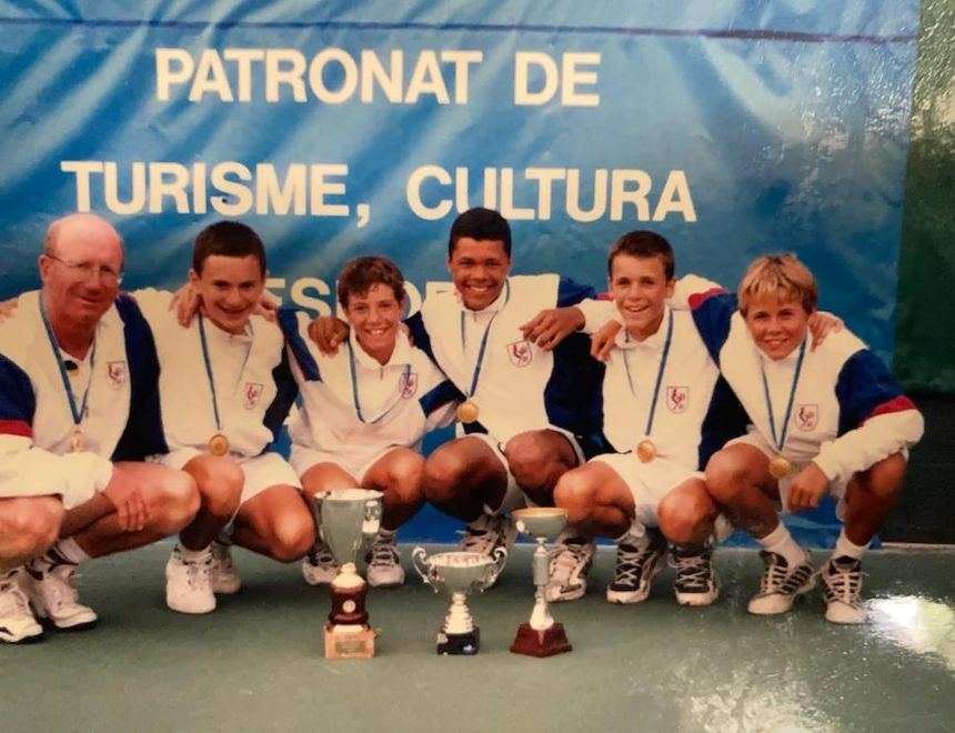 Cyril Mokaiesh (deuxième à droite), avec Jo-Wilfried Tsonga (au centre) et Richard Gasquet (à sa gauche).