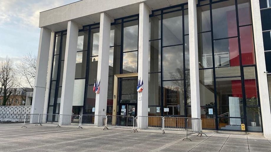 Un an de prison ferme pour le conducteur qui a tu� et train� un pi�ton sur 98 m�tres pr�s de Sedan
