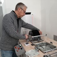 Laurent Séguier et ses machines à nettoyer les vinyles