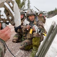 Militaire français lors de manoeuvres de l'Otan en Norvège, en mars 2022. Deux nouveaux pays nordiques vont rejoindre l'alliance militaire.