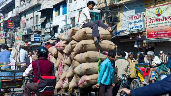 New Delhi est la capitale la plus polluée du monde. Les motos et scooters contribuent largement à l'émission de particules fines. ©Getty - Tim Graham