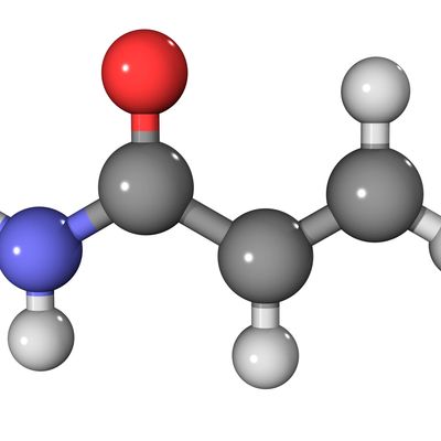 Acrylamide, modèle moléculaire. L'acrylamide est utilisé pour la production de polyacrylamide