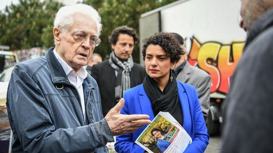 L'ancien Premier ministre Lionel Jospin et la candidate aux législatives Lamia El Aaraje, à Paris, le 8 mai 2022. - BERTRAND GUAY / AFP