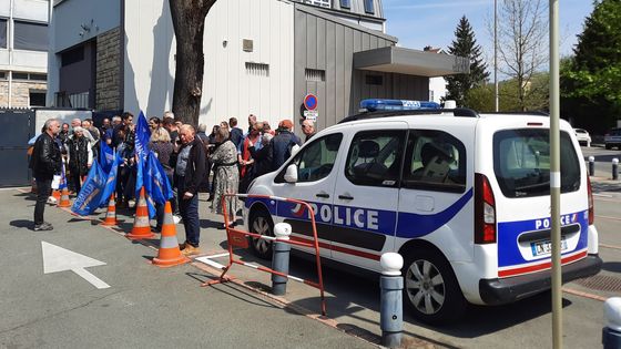 "Comment être protégés, si nous ne sommes pas soutenus", interroge Christophe Dalongeville à Montbéliard