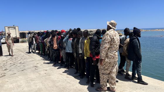 Des migrants récupérés par les gardes lbyens le 23 mai ©AFP - Hazem Turkia / ANADOLU AGENCY / Anadolu Agency via AFP