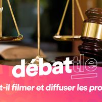 Depuis un décret du 1er avril 2022, il est possible de filmer et diffuser les procès hormis ceux de la Cours de Justice de la République.