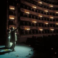 Luciano Pavarotti et Mirella Freni à La Scala de Milan, dignes représentants de l'opéra italien