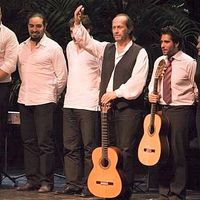 11 novembre 2006 : guitariste de flamenco espagnol, Paco de Lucia (au centre) lors d'un concert au Tempodrom de Berlin, Allemagne