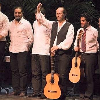 11 novembre 2006 : guitariste de flamenco espagnol, Paco de Lucia (au centre) lors d'un concert au Tempodrom de Berlin, Allemagne