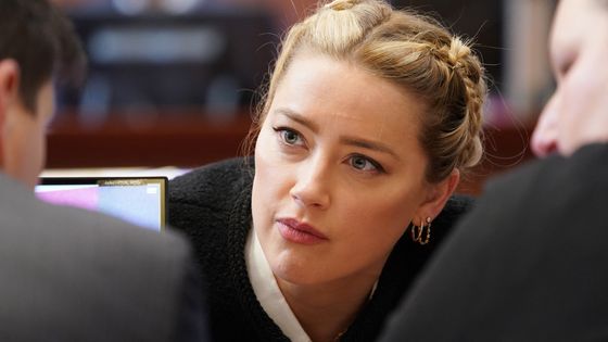 Amber Heard à son procès le 19 mai 2022 ©AFP - Shawn THEW