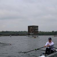 Des rameurs partent s'entraîner, en mai 2022, à Vaires-sur-Marne (Seine-et-Marne).