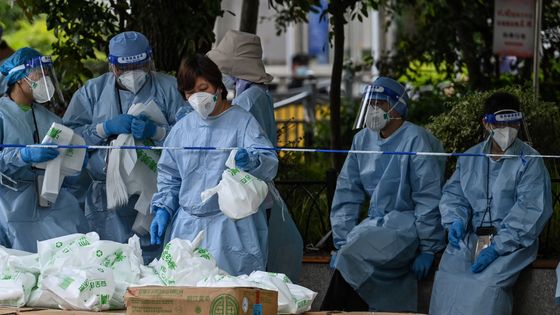 Un quartier de Shanghai lors d'un confinement dû au coronavirus le 7 mai 2022. ©AFP - Hector RETAMAL