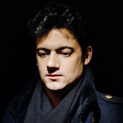 Portrait de l'artiste contemporain et réalisateur Clément Cogitore